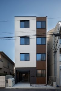外観｜大田区の間口7mの狭小地に建つ4階建て賃貸集合住宅