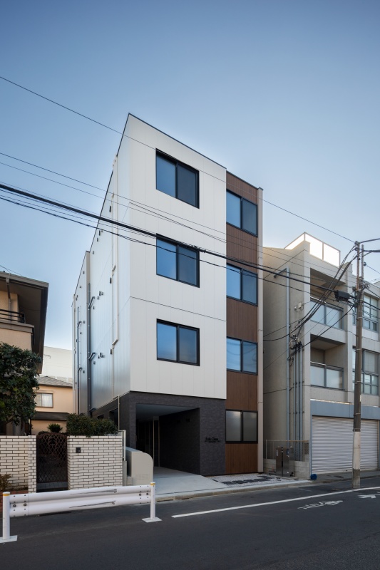 外観|斜めから見た集合住宅